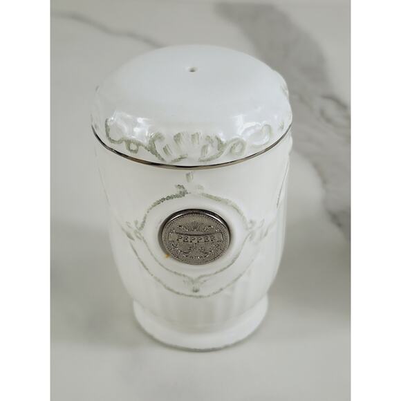 D'Lusso Salt & Pepper Shakers Home Collection Ceramic 3 1/4" White Pewter Vtg - Picture 9 of 11